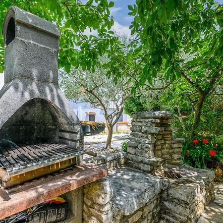 Apartments Katrina Rakalj エクステリア 写真